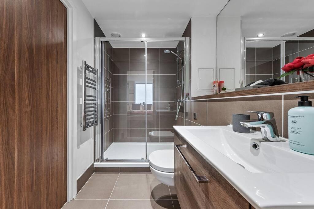 New Apartment 20 Mins From Waterloo London Bp36 Exteriér fotografie
